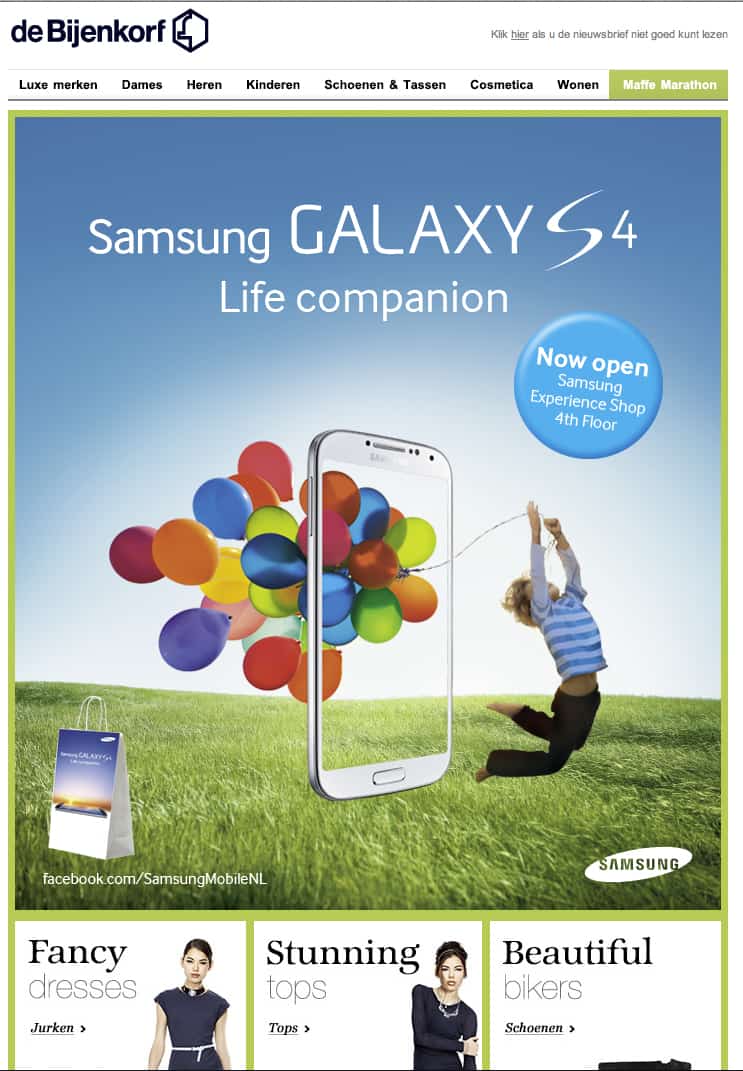 Samsung shop in Bijenkorf winkel reclame voor de Galaxy S4 Life companion.
