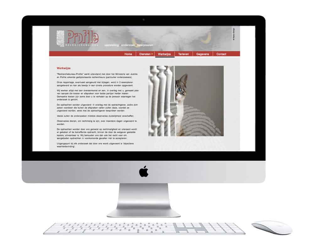 Stylus-Design-Website-Profile- Opstelling van Apple iMac met toetsenbord en muis. Op het scherm de Profile website
